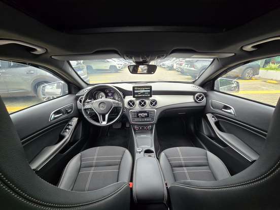 MERCEDES-BENZ-GLA 200-2014