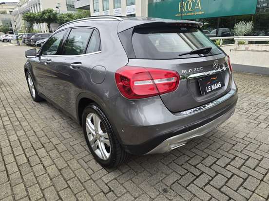 MERCEDES-BENZ-GLA 200-1.6 CGI VISION 16V TURBO GASOLINA 4P AUTOMÁTICO MERCEDES-BENZ-GLA 200-2014