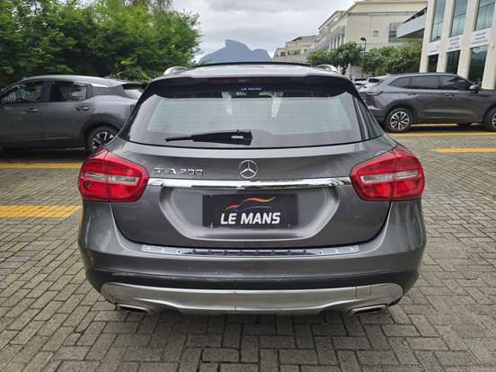 MERCEDES-BENZ-GLA 200-1.6 CGI VISION 16V TURBO GASOLINA 4P AUTOMÁTICO MERCEDES-BENZ-GLA 200-2014