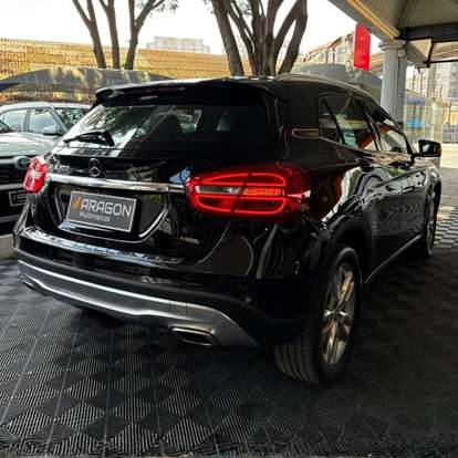 MERCEDES-BENZ-GLA 200-2015