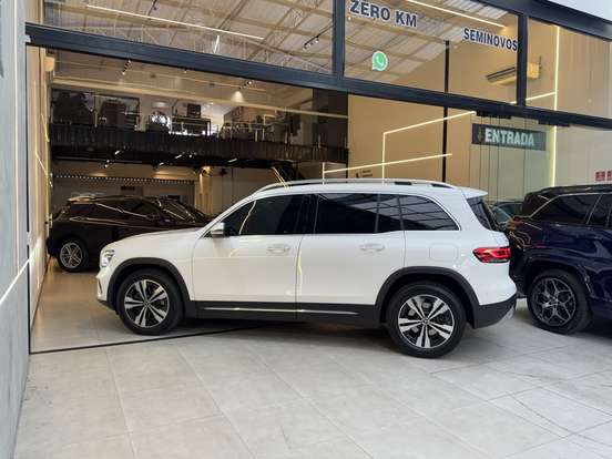 MERCEDES-BENZ-GLB 200-2021