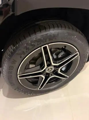 MERCEDES-BENZ-GLB 220-2025