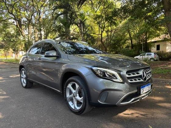 MERCEDES-BENZ GLA 200 1.6 CGI FLEX ADVANCE 7G-DCT