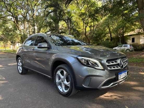MERCEDES-BENZ-GLA 200-2020
