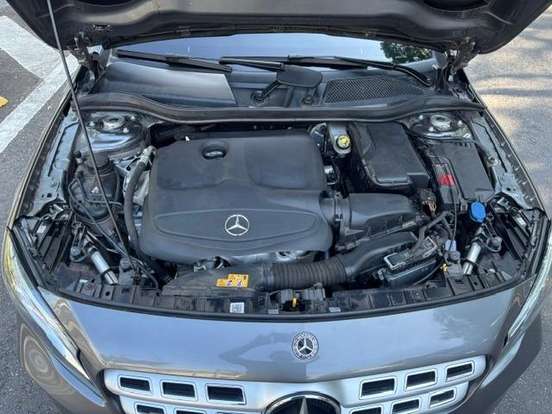 MERCEDES-BENZ-GLA 200-2020