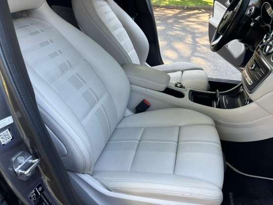 MERCEDES-BENZ-GLA 200-2020