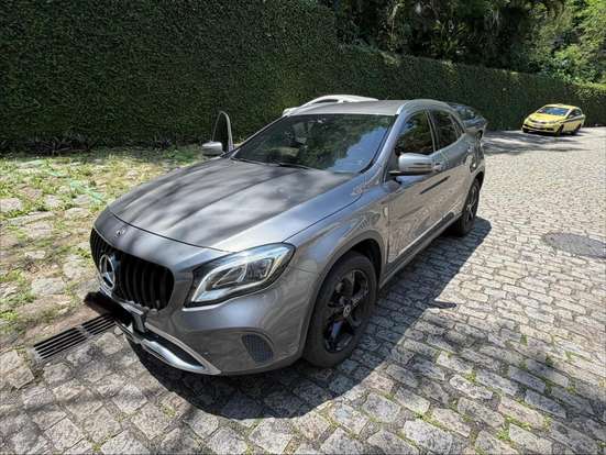 MERCEDES-BENZ-GLA 200-2018