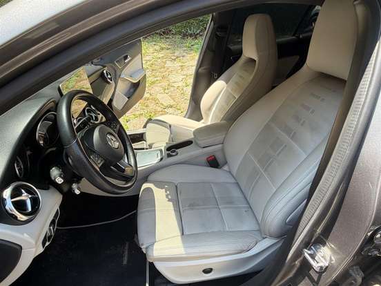 MERCEDES-BENZ-GLA 200-2018