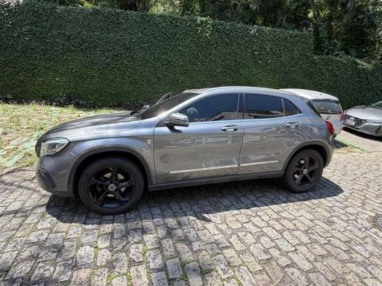 MERCEDES-BENZ-GLA 200-2018