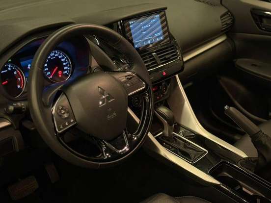 MITSUBISHI-ECLIPSE CROSS-2024