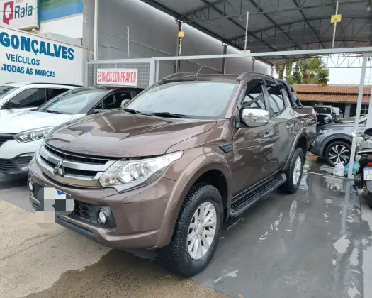MITSUBISHI L200 TRITON 2.4 16V TURBO DIESEL SPORT HPE-S CD 4P 4X4 AUTOMÁTICO