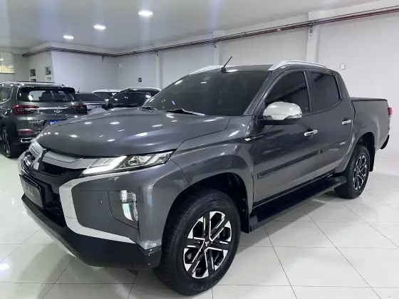 MITSUBISHI L200 TRITON 2.4 16V TURBO DIESEL SPORT HPE-S CD 4P 4X4 AUTOMÁTICO
