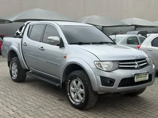 MITSUBISHI-L200 TRITON-2.4 HLS 4X2 CD 16V FLEX 4P MANUAL MITSUBISHI-L200 TRITON-2015