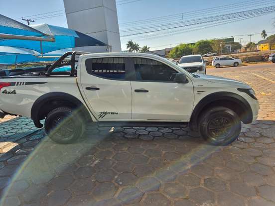 MITSUBISHI-L200 TRITON-2.4 16V TURBO DIESEL GL CD 4X4 MANUAL MITSUBISHI-L200 TRITON-2023