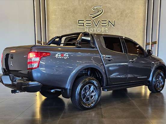 MITSUBISHI-L200 TRITON-2.4 16V TURBO DIESEL SPORT GLS CD 4P 4X4 AUTOMÁTICO MITSUBISHI-L200 TRITON-2018
