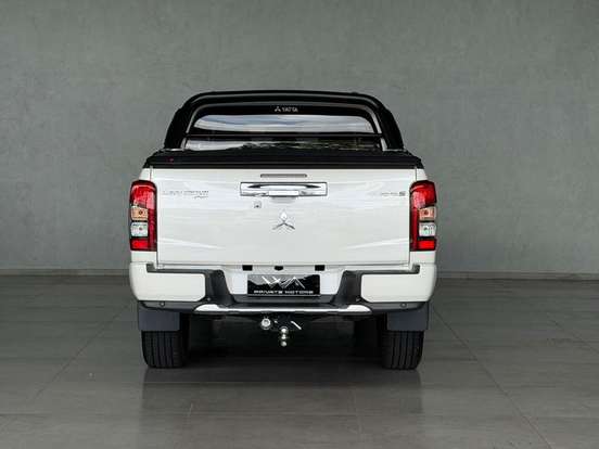 MITSUBISHI-L200 TRITON-2.4 16V TURBO DIESEL SPORT HPE-S CD 4P 4X4 AUTOMÁTICO MITSUBISHI-L200 TRITON-2023