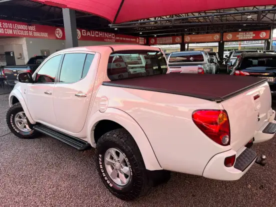 MITSUBISHI-L200 TRITON-3.2 HPE 4X4 CD 16V TURBO INTERCOOLER DIESEL 4P AUTOMÁTICO MITSUBISHI-L200 TRITON-2015