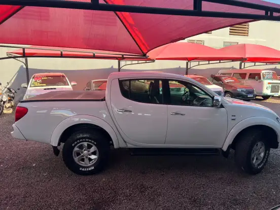 MITSUBISHI-L200 TRITON-2015