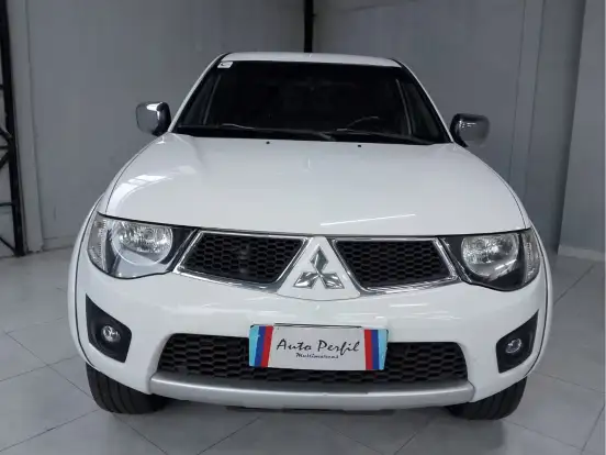 MITSUBISHI-L200 TRITON-3.5 HPE 4X4 CD V6 24V FLEX 4P AUTOMÁTICO MITSUBISHI-L200 TRITON-2011