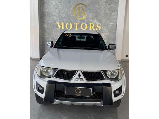 MITSUBISHI-L200 TRITON-3.5 HPE 4X4 CD V6 24V FLEX 4P AUTOMÁTICO MITSUBISHI-L200 TRITON-2011