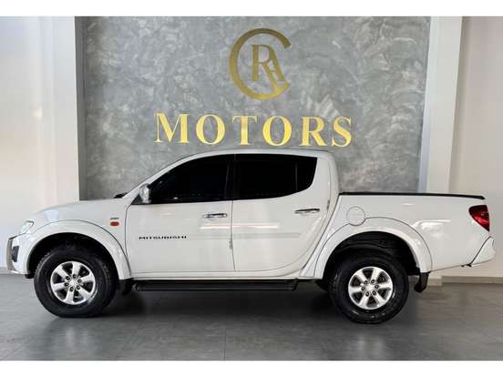 MITSUBISHI-L200 TRITON-3.5 HPE 4X4 CD V6 24V FLEX 4P AUTOMÁTICO MITSUBISHI-L200 TRITON-2011
