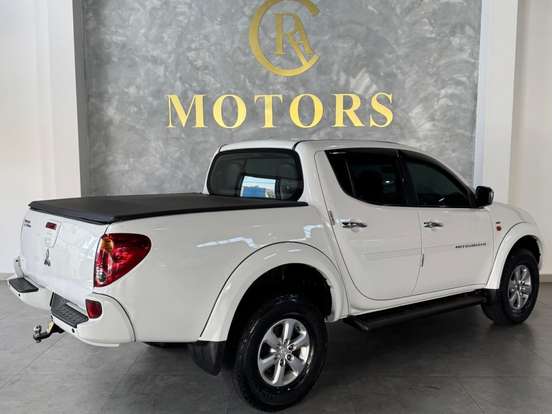 MITSUBISHI-L200 TRITON-3.5 HPE 4X4 CD V6 24V FLEX 4P AUTOMÁTICO MITSUBISHI-L200 TRITON-2011