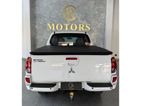 MITSUBISHI-L200 TRITON-3.5 HPE 4X4 CD V6 24V FLEX 4P AUTOMÁTICO MITSUBISHI-L200 TRITON-2011