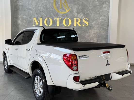 MITSUBISHI-L200 TRITON-3.5 HPE 4X4 CD V6 24V FLEX 4P AUTOMÁTICO MITSUBISHI-L200 TRITON-2011