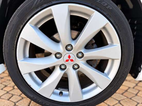 MITSUBISHI-LANCER-2012