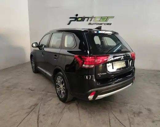 MITSUBISHI-OUTLANDER-2016