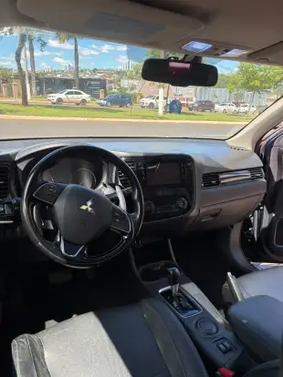 MITSUBISHI-OUTLANDER-2016