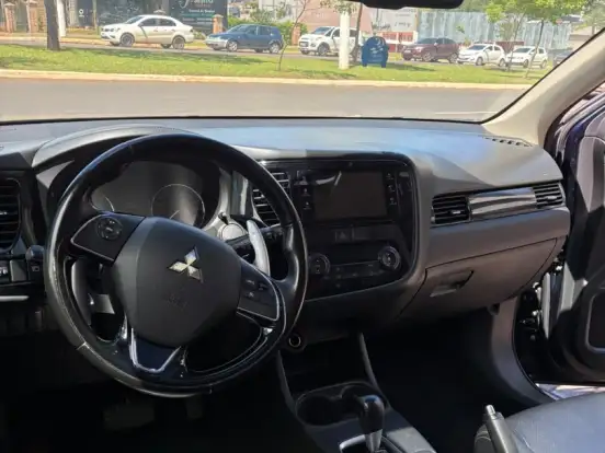 MITSUBISHI-OUTLANDER-2.0 16V GASOLINA 4P AUTOMÁTICO MITSUBISHI-OUTLANDER-2016