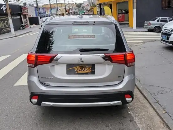 MITSUBISHI-OUTLANDER-2.0 COMFORT 16V GASOLINA 4P AUTOMÁTICO MITSUBISHI-OUTLANDER-2018