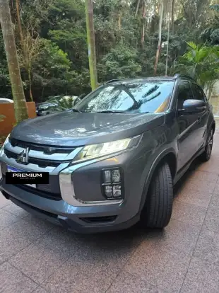 MITSUBISHI-OUTLANDER-2020