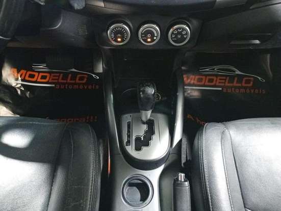 MITSUBISHI-OUTLANDER-2011