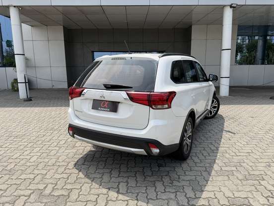 MITSUBISHI-OUTLANDER-2.0 16V GASOLINA 4P AUTOMÁTICO MITSUBISHI-OUTLANDER-2015