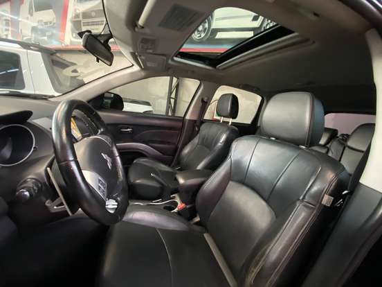 MITSUBISHI-OUTLANDER-2012
