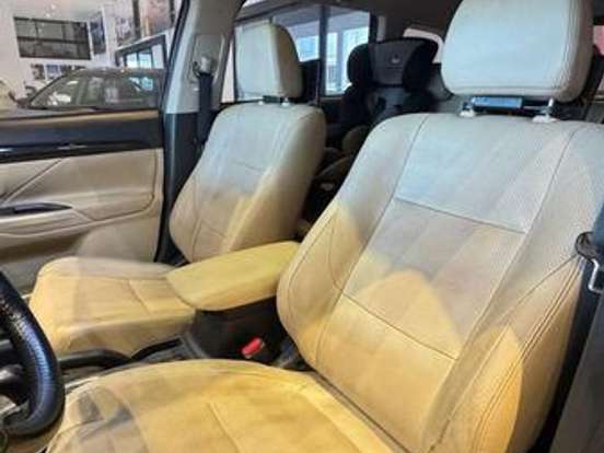 MITSUBISHI-OUTLANDER-2.2 4X4 16V DIESEL 4P AUTOMÁTICO MITSUBISHI-OUTLANDER-2016