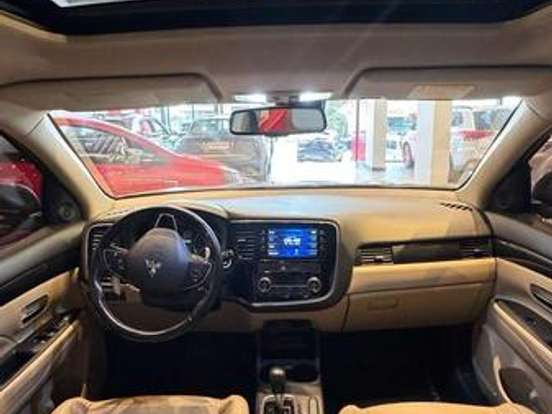 MITSUBISHI-OUTLANDER-2.2 4X4 16V DIESEL 4P AUTOMÁTICO MITSUBISHI-OUTLANDER-2016