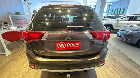 MITSUBISHI-OUTLANDER-2016