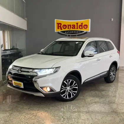MITSUBISHI OUTLANDER 3.0 GT 4X4 V6 24V GASOLINA 4P AUTOMÁTICO