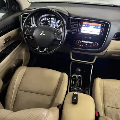 MITSUBISHI-OUTLANDER-2017