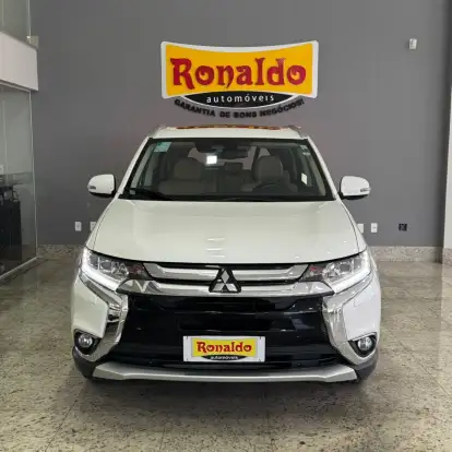 MITSUBISHI-OUTLANDER-3.0 GT 4X4 V6 24V GASOLINA 4P AUTOMÁTICO MITSUBISHI-OUTLANDER-2017