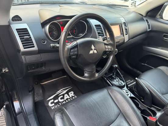 MITSUBISHI-OUTLANDER-2009