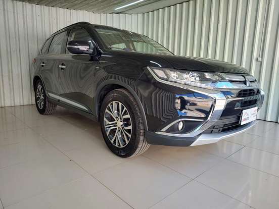 MITSUBISHI-OUTLANDER-2015