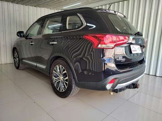 MITSUBISHI-OUTLANDER-2015