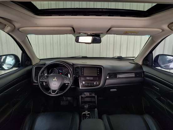 MITSUBISHI-OUTLANDER-3.0 GT 4X4 V6 24V GASOLINA 4P AUTOMÁTICO MITSUBISHI-OUTLANDER-2015
