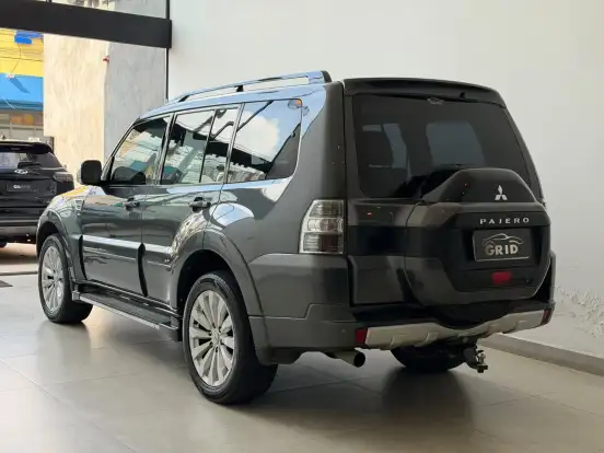 MITSUBISHI-PAJERO-3.2 HPE 4X4 7 LUGARES 16V TURBO INTERCOOLER DIESEL 4P AUTOMÁTICO MITSUBISHI-PAJERO-2015