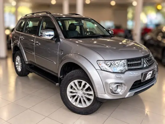 MITSUBISHI PAJERO 3.5 HPE 4X4 7 LUGARES V6 24V FLEX 4P AUTOMÁTICO