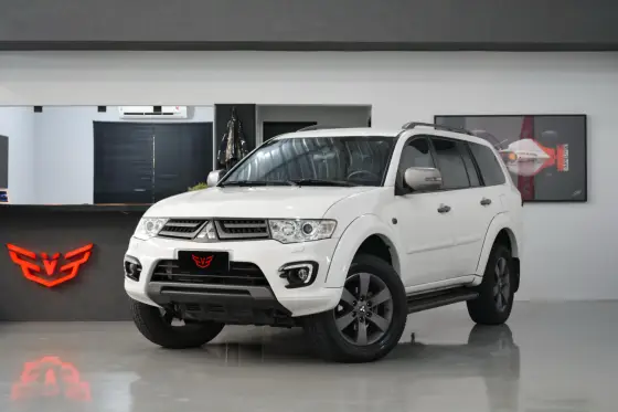 MITSUBISHI PAJERO DAKAR 3.2 HPE 4X4 7 LUGARES 16V TURBO INTERCOOLER DIESEL 4P AUTOMÁTICO